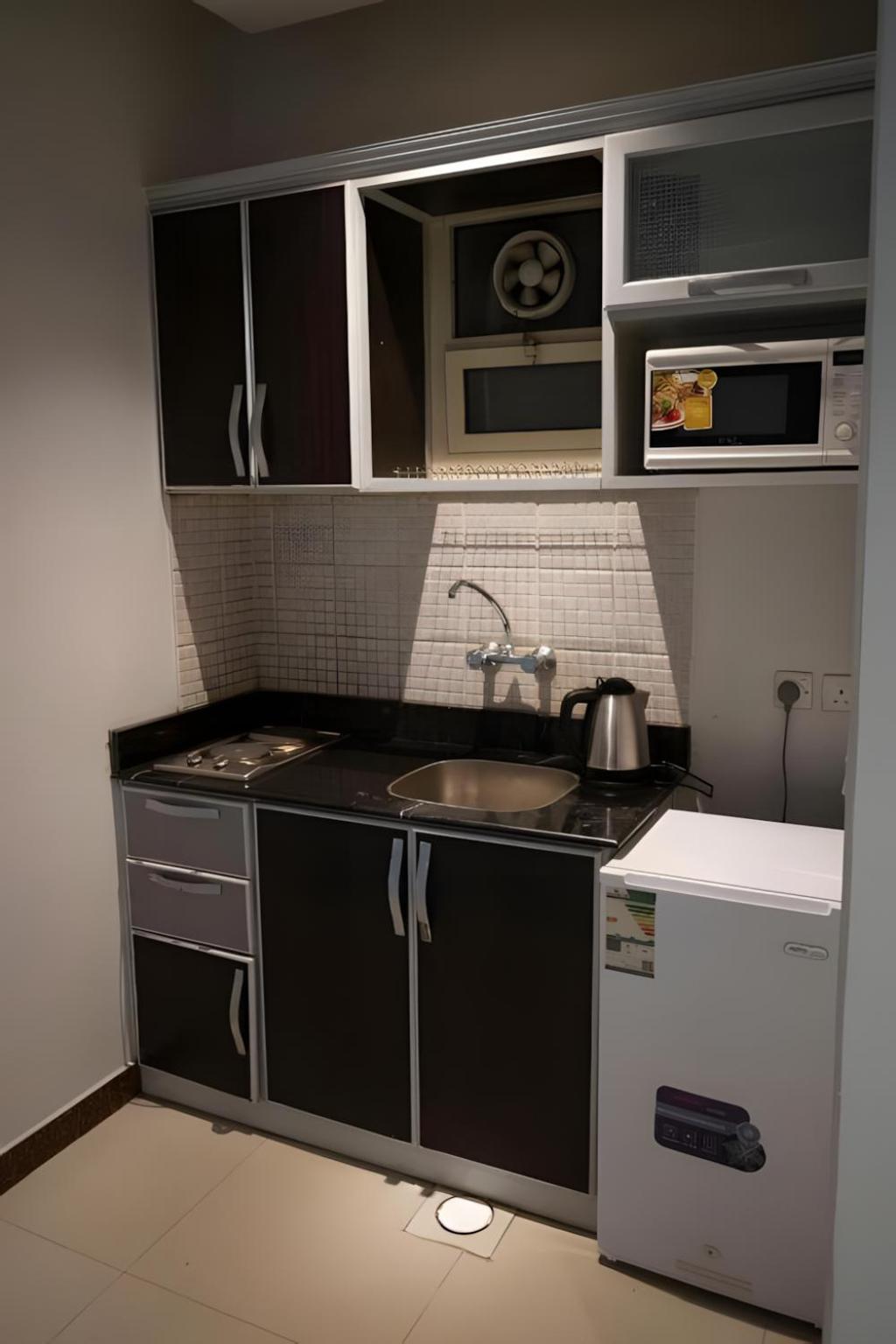 Ahlin Apartment *